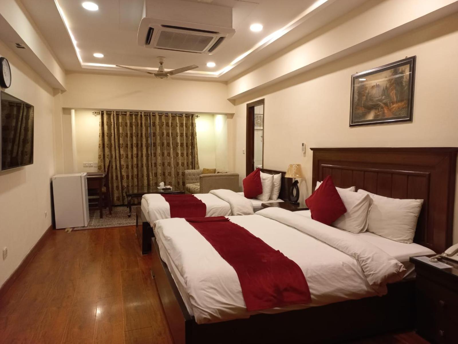 Diplomat Hotel Islamabad Eksteriør billede